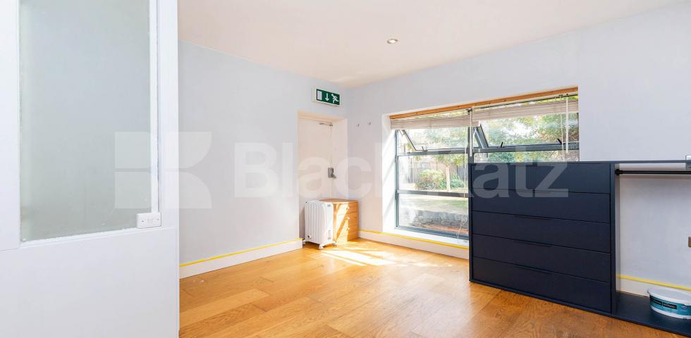 			2 Bedroom, 1 bath, 1 reception Apartment			 Bethnal Green Road, BETHNAL GREEN /HACKNEY
